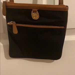 NEVER WORN! MICHAEL KORS PURSE